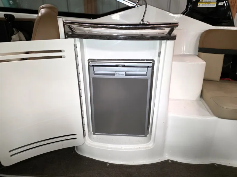 Slide: The Image of Sea Ray 270SLX 2014 - 12