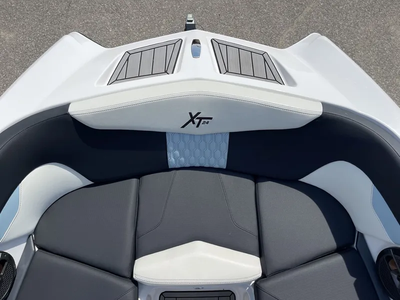 Slide: The Image of MasterCraft XT24 2022 - 53
