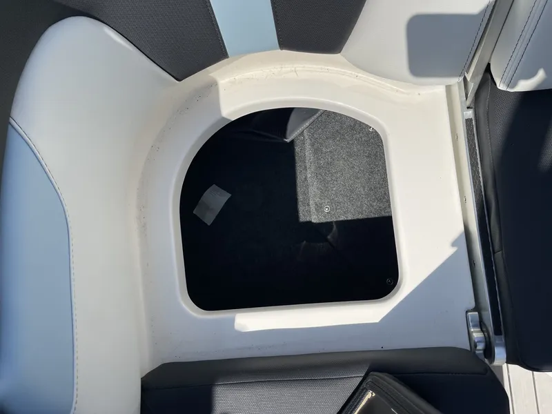 Slide: The Image of MasterCraft XT24 2022 - 41