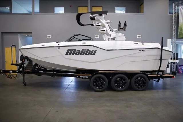 The Image of Malibu M230 2026 - 0