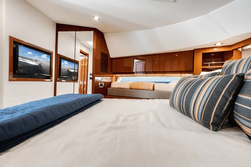 Slide: The Image of Sea Ray 510 FLYBRIDGE 2017 - 12