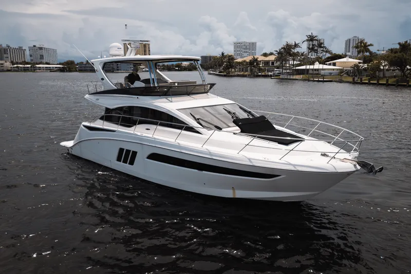 Slide: The Image of Sea Ray 510 FLYBRIDGE 2017 - 3