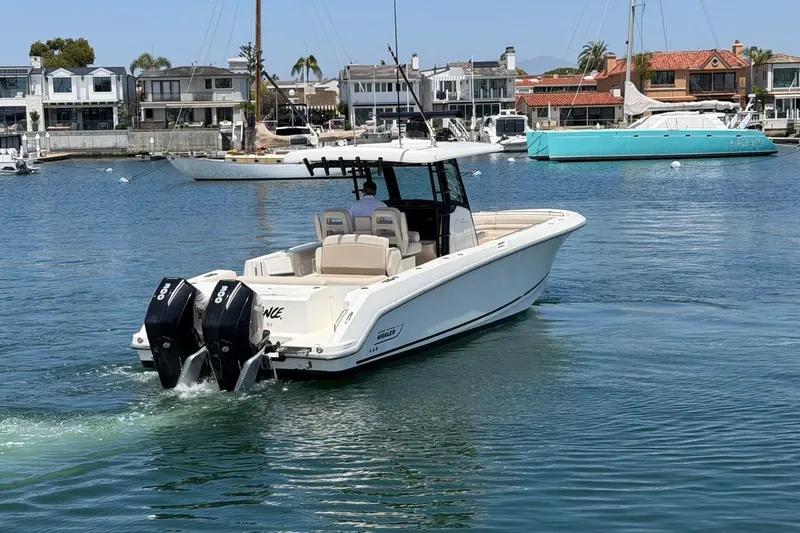 Slide: The Image of Boston Whaler 330 Outrage 2021 - 5