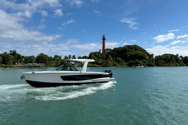 The Image of Aviara AV36 Outboard 2024 - 0