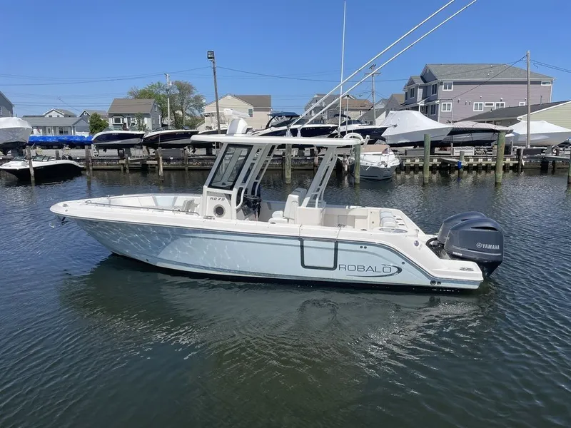The Image of Robalo R272 2020 - 0