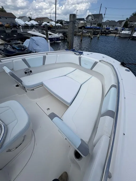 Slide: The Image of Robalo R272 2020 - 8