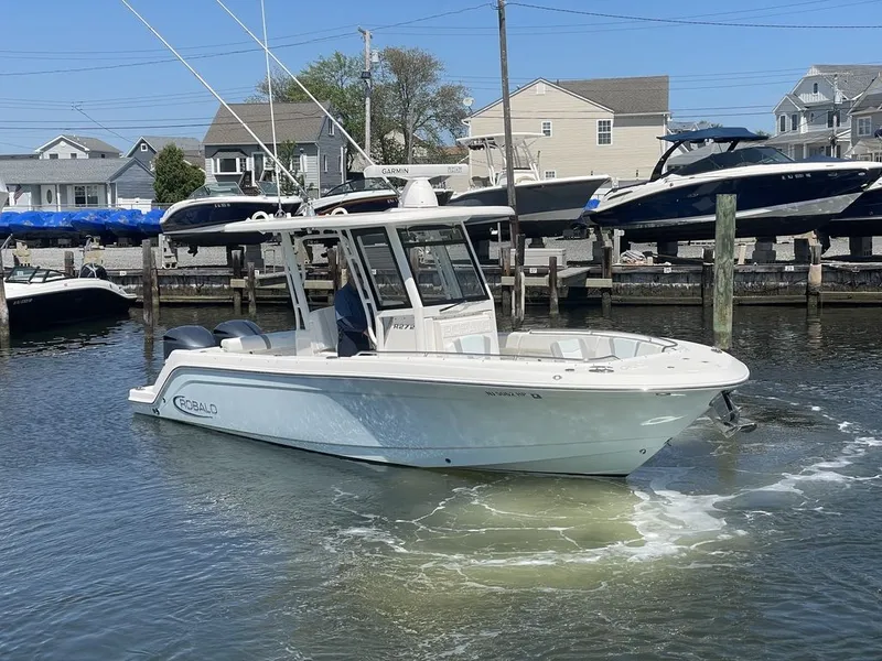 Slide: The Image of Robalo R272 2020 - 1