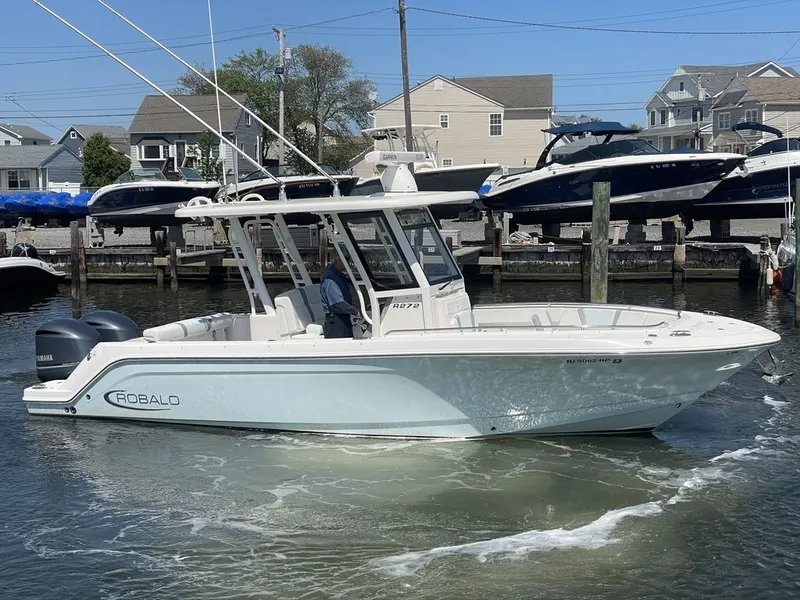 Slide: The Image of Robalo R272 2020 - 2