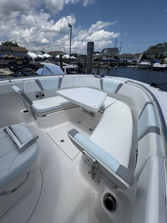 Slide: The Image of Robalo R272 2020 - 9