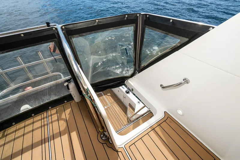 Slide: The Image of Riviera 48 Convertible 1999 - 20