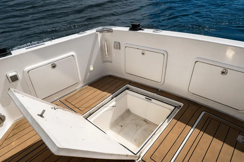 Slide: The Image of Riviera 48 Convertible 1999 - 26