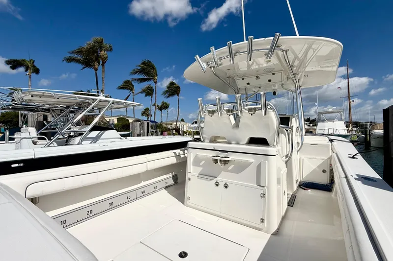 Slide: The Image of Regulator Marine 34SS 2016 - 1