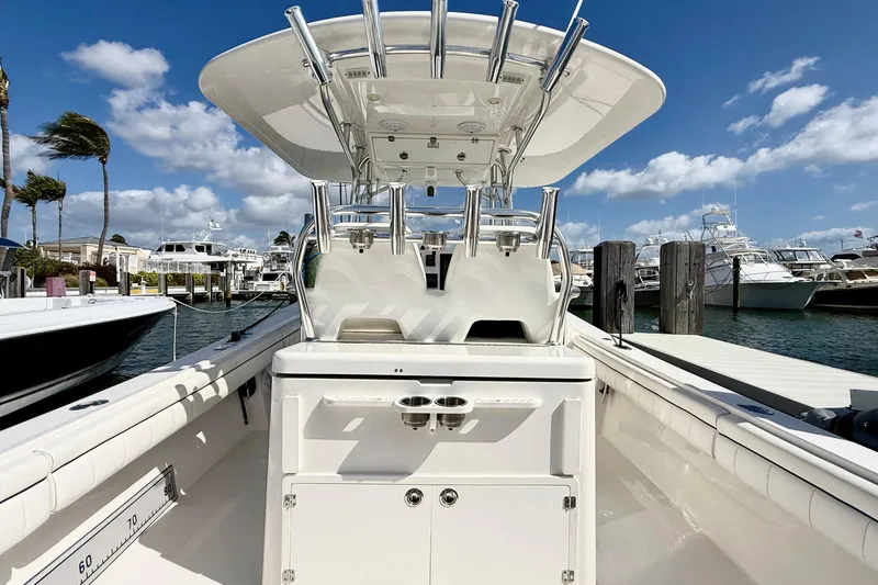 Slide: The Image of Regulator Marine 34SS 2016 - 11