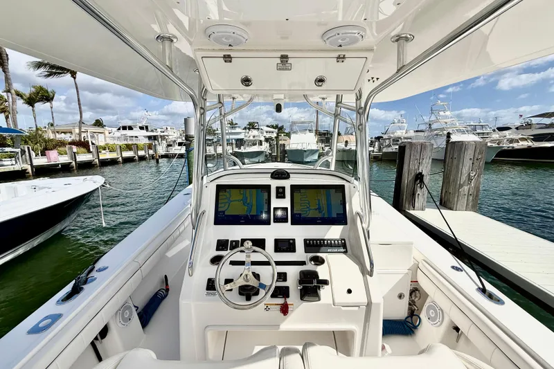 Slide: The Image of Regulator Marine 34SS 2016 - 15