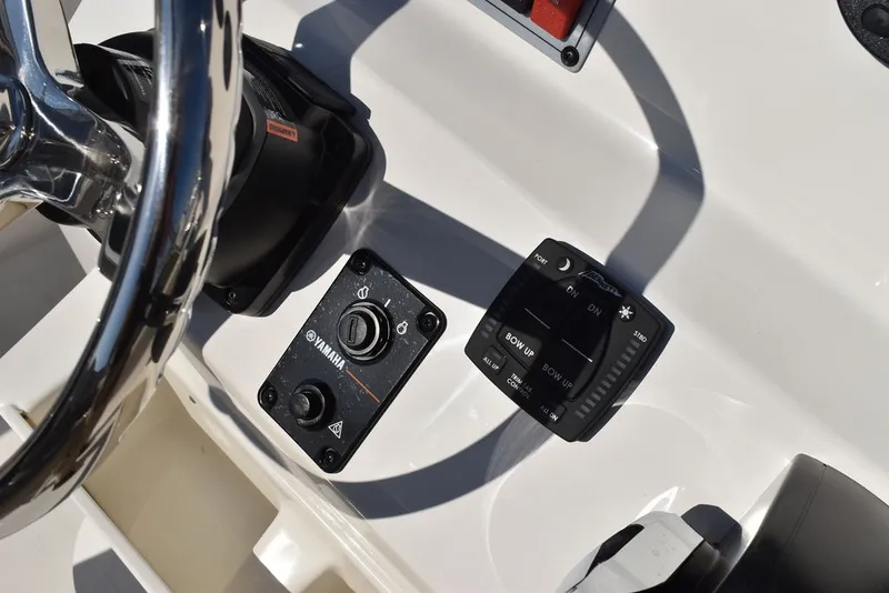 Slide: The Image of Key West Boats 203 FS 2025 - 23