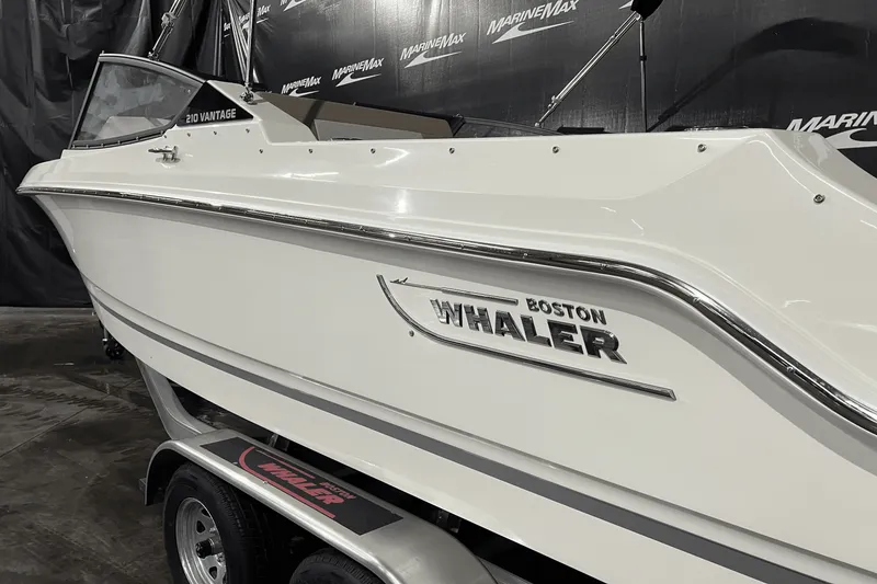 Slide: The Image of Boston Whaler 210 Vantage 2024 - 2