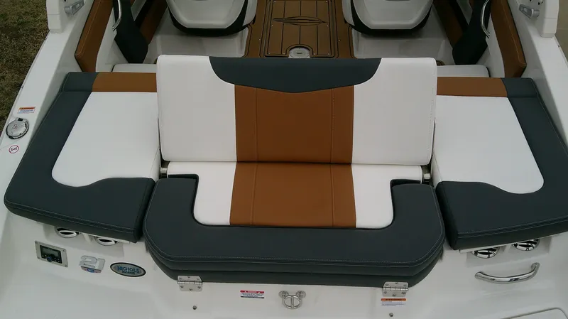 Slide: The Image of Chaparral 21 SSi 2026 - 10