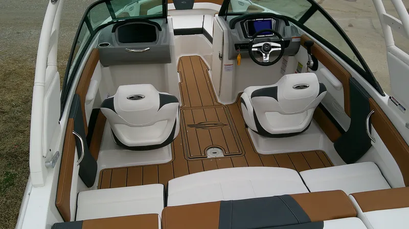 Slide: The Image of Chaparral 21 SSi 2026 - 13