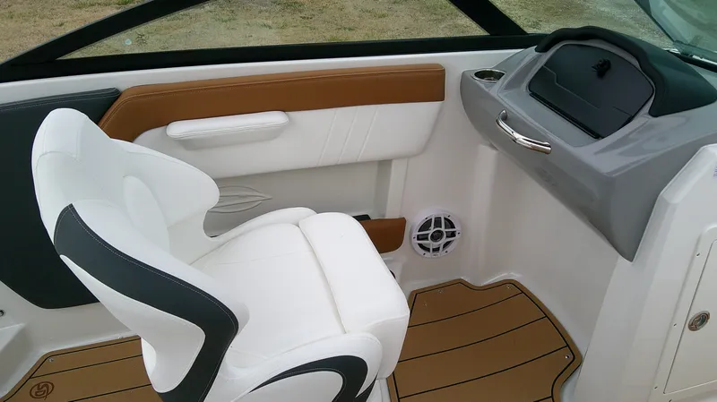 Slide: The Image of Chaparral 21 SSi 2026 - 17