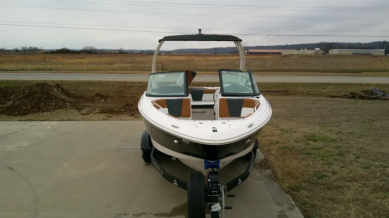 Slide: The Image of Chaparral 21 SSi 2026 - 3