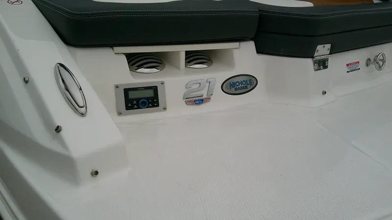 Slide: The Image of Chaparral 21 SSi 2026 - 8