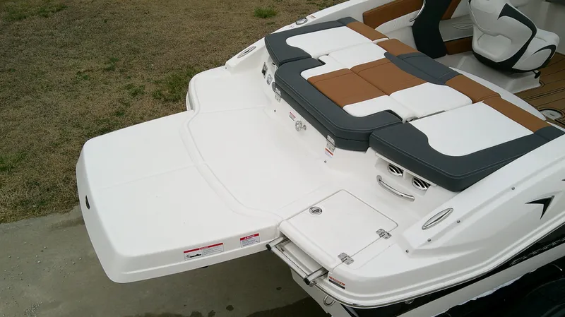 Slide: The Image of Chaparral 21 SSi 2026 - 9