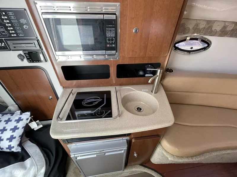 Slide: The Image of Crownline Boats 264 CR 2020 - 10