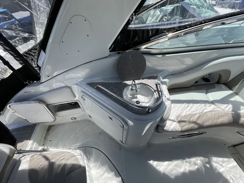 Slide: The Image of Crownline Boats 264 CR 2020 - 6