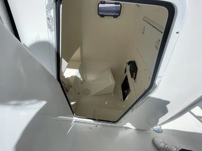 Slide: The Image of EdgeWater 265 CC 2002 - 15