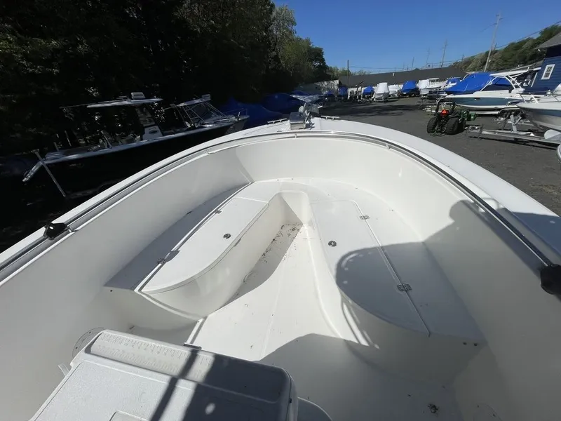 Slide: The Image of EdgeWater 265 CC 2002 - 13