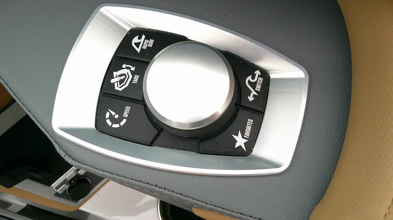 Slide: The Image of MasterCraft 24 XT 2026 - 16