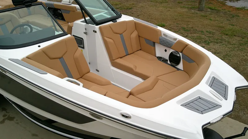 Slide: The Image of MasterCraft 24 XT 2026 - 4