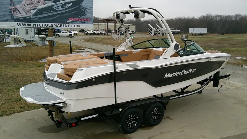 Slide: The Image of MasterCraft 24 XT 2026 - 5