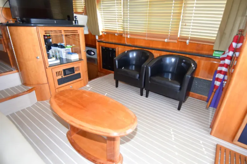 Slide: The Image of Navigator 4400 Pilothouse 2005 - 4