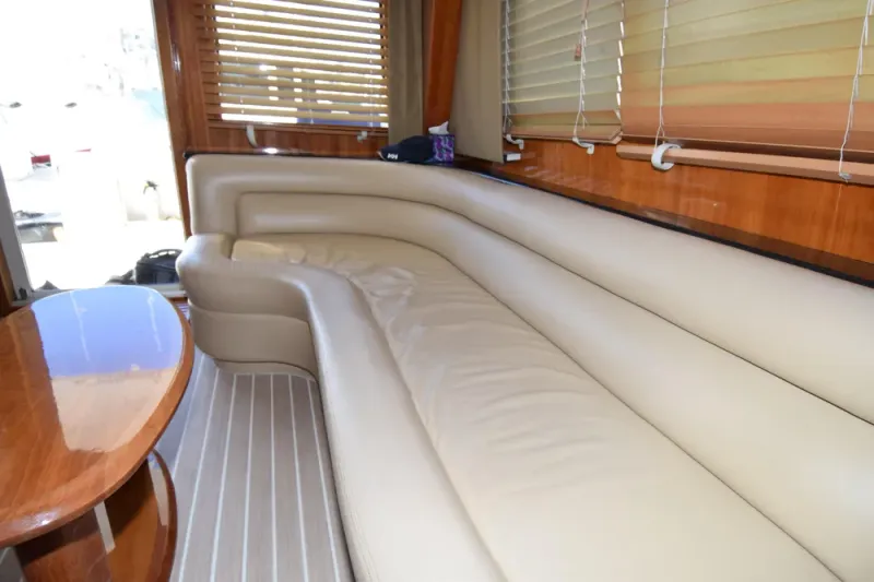 Slide: The Image of Navigator 4400 Pilothouse 2005 - 5