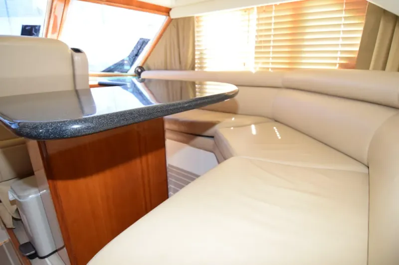 Slide: The Image of Navigator 4400 Pilothouse 2005 - 7