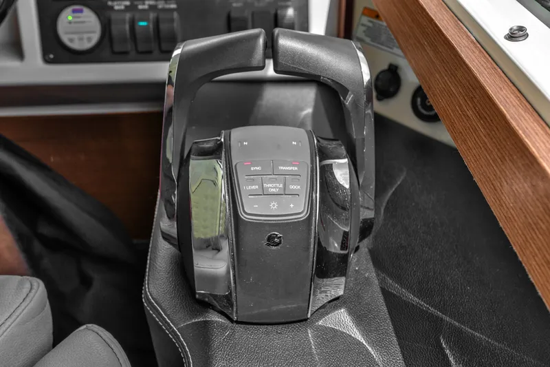 Slide: The Image of SeaRay Sundancer 510 2014 - 37