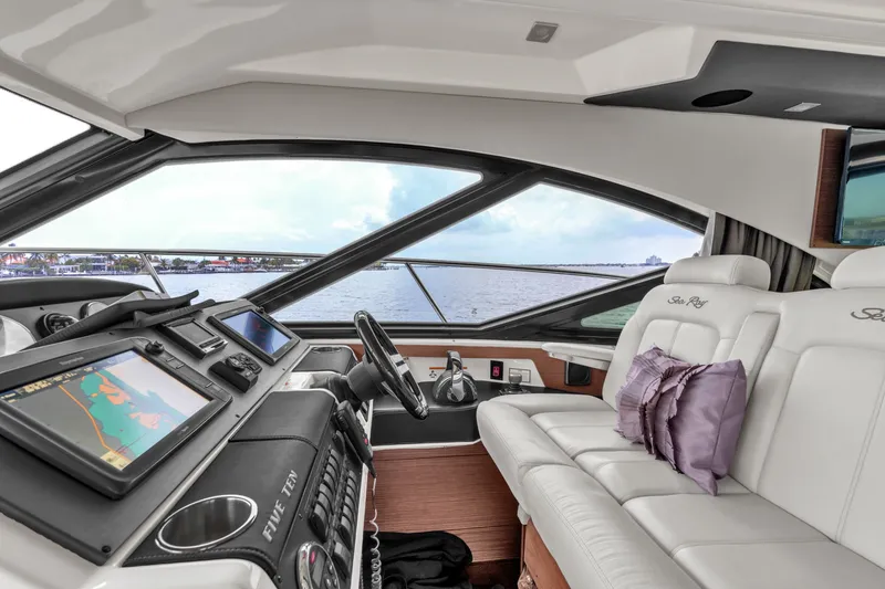 Slide: The Image of SeaRay Sundancer 510 2014 - 34
