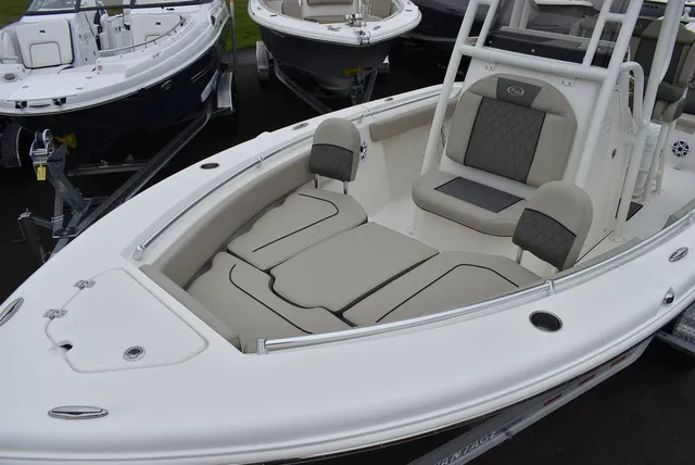Slide: The Image of Key West Boats 219 FS 2026 - 18