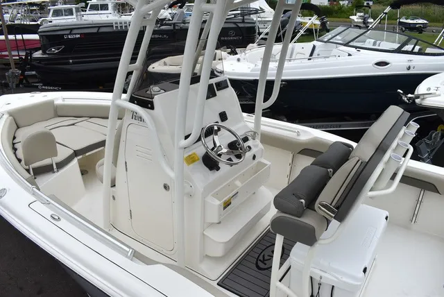 Slide: The Image of Key West Boats 219 FS 2026 - 10