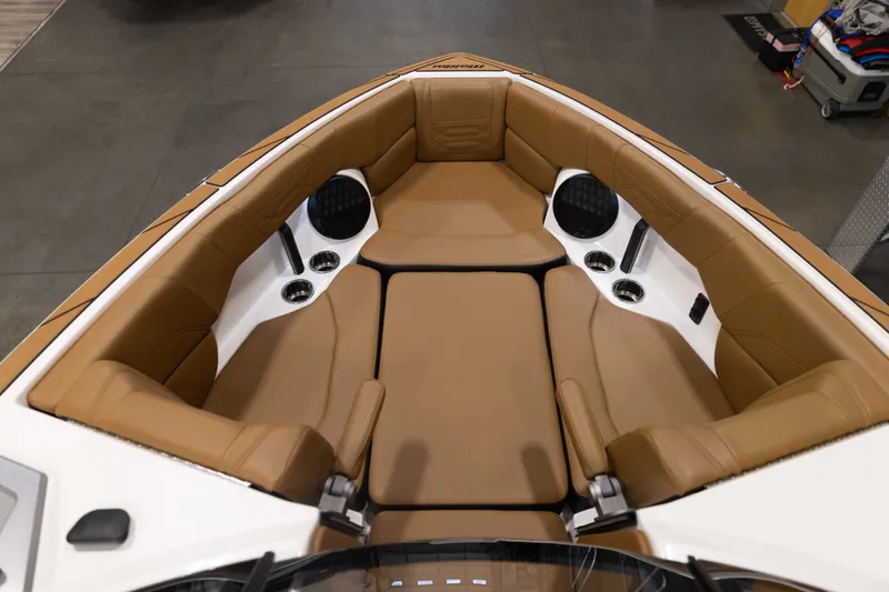 Slide: The Image of Malibu 25 LSV 2023 - 23
