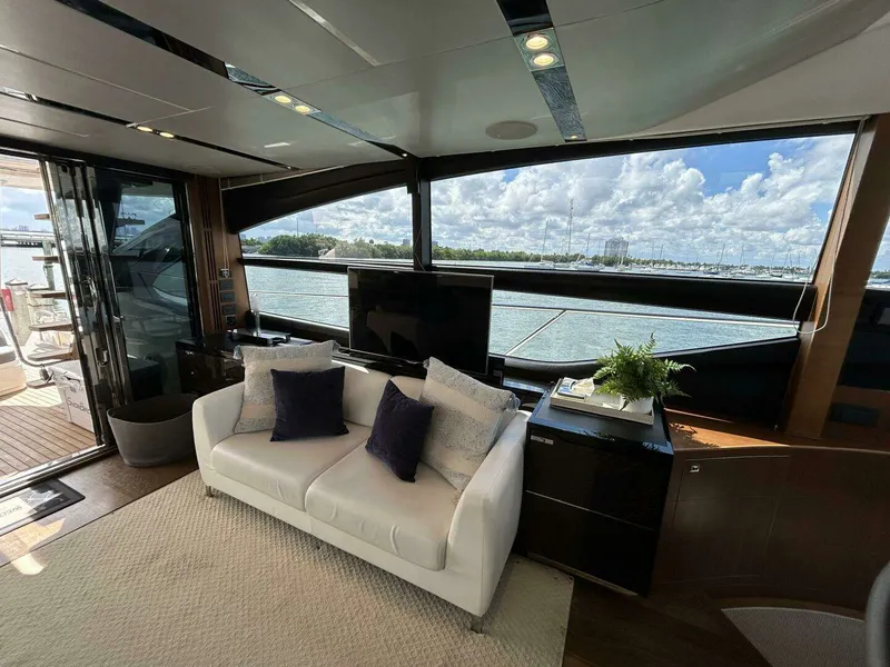 Slide: The Image of Model S72 Category Motor Yachts 2014 - 10