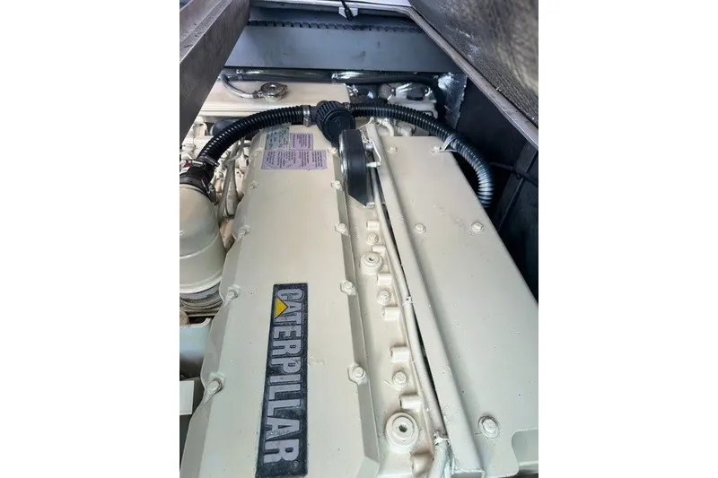Slide: The Image of Sea Ray 400 Sedan Bridge 1998 - 18