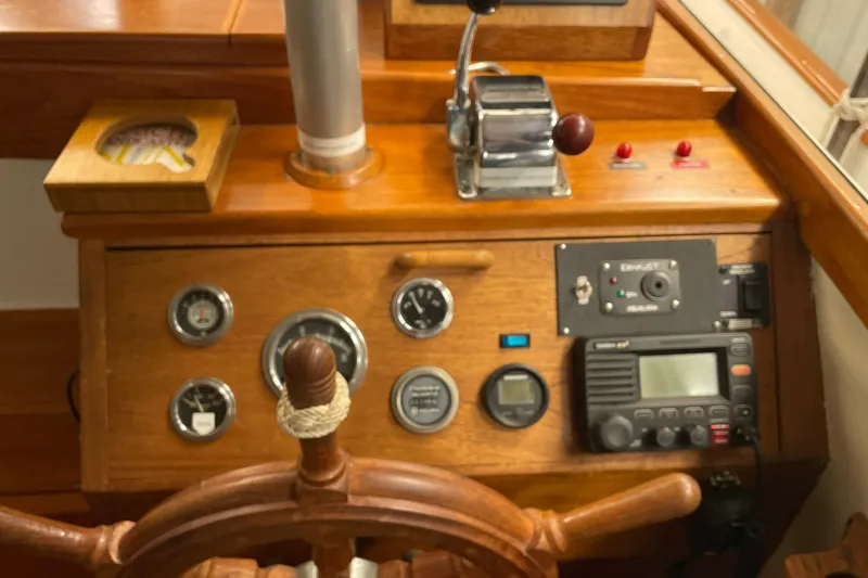 Slide: The Image of Amer 32 Grand Banks 1972 - 11