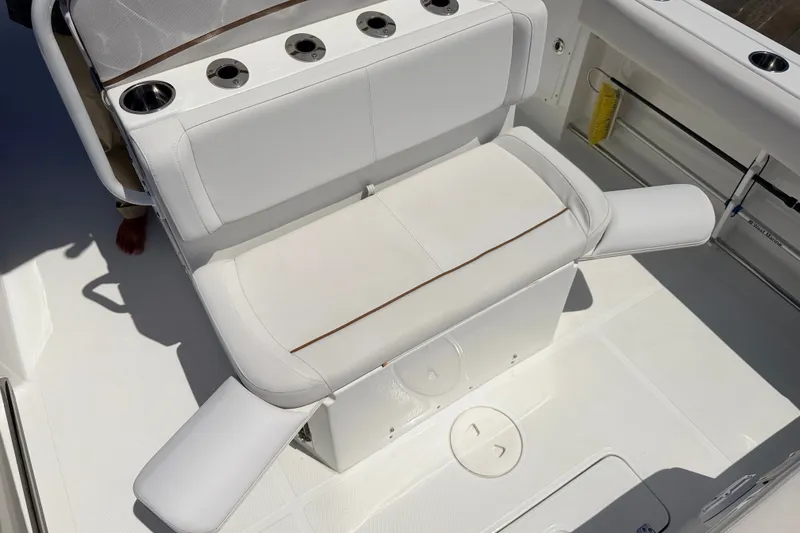 Slide: The Image of Sea Hunt Ultra 275SE 2021 - 31