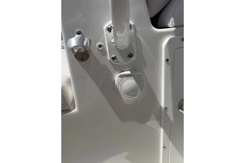 Slide: The Image of Sea Hunt Ultra 275SE 2021 - 34