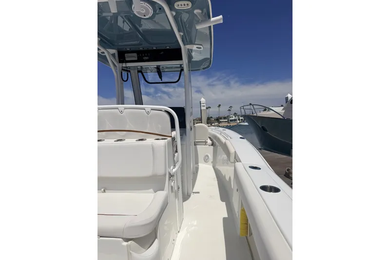 Slide: The Image of Sea Hunt Ultra 275SE 2021 - 35