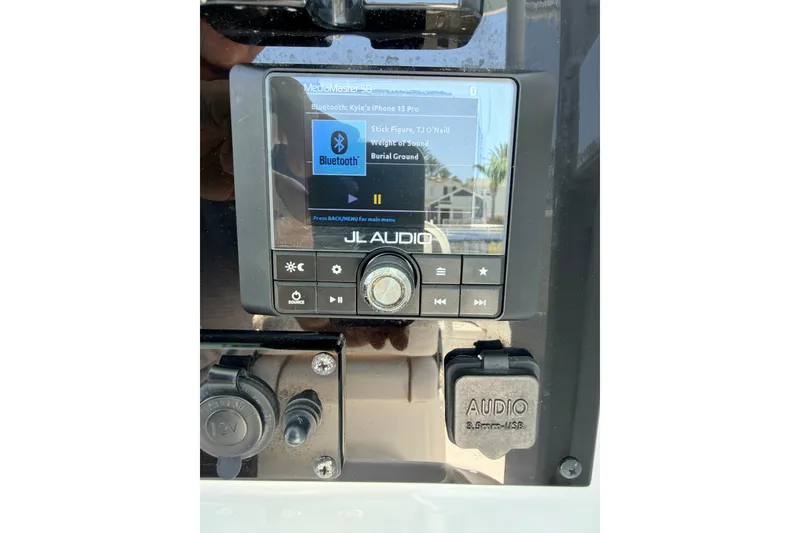 Slide: The Image of Sea Hunt Ultra 275SE 2021 - 14