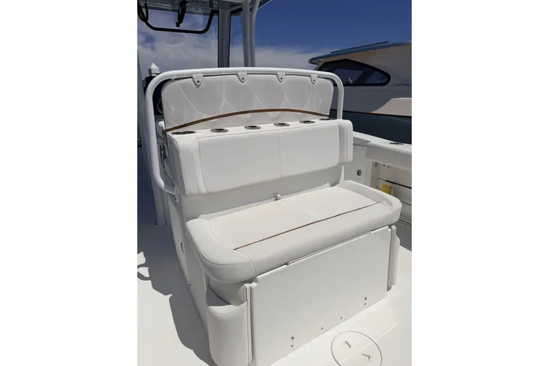 Slide: The Image of Sea Hunt Ultra 275SE 2021 - 25
