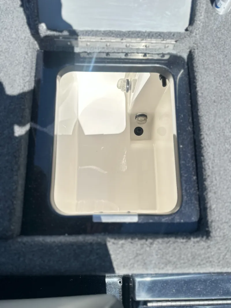 Slide: The Image of Caymas CX 201 PRO 2027 - 18